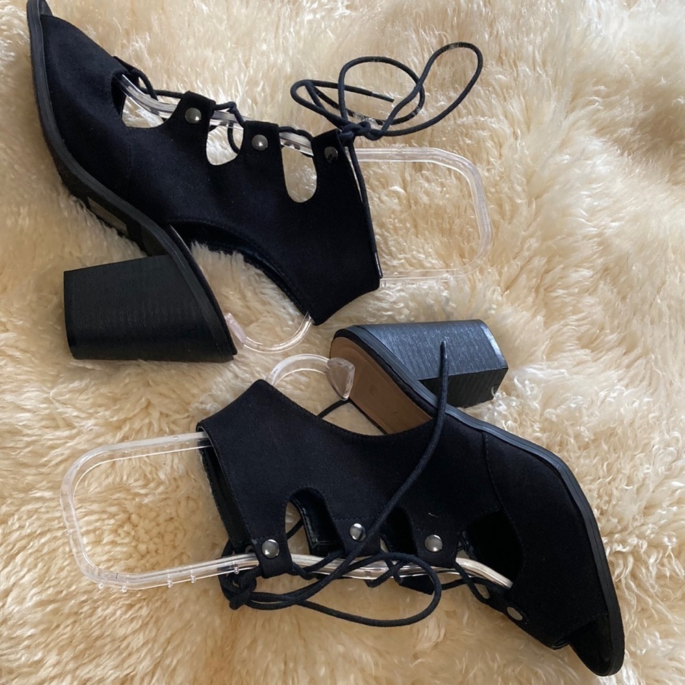 Soda black lace heeled sandals size 71/2